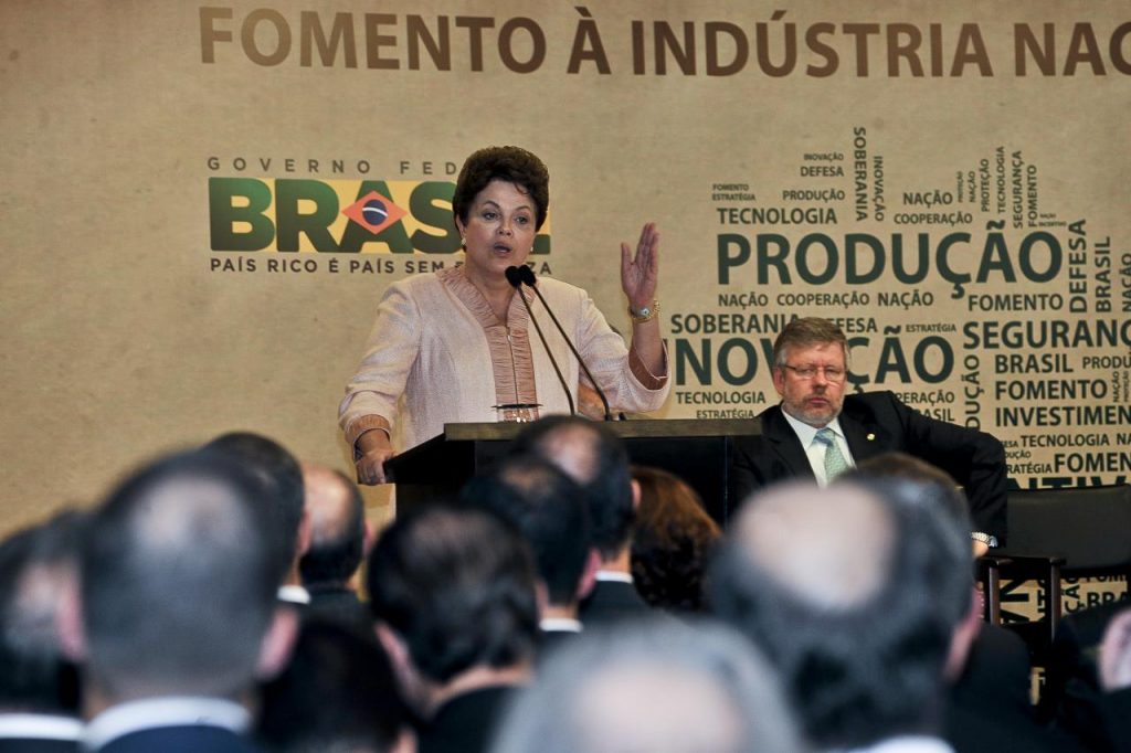 Governo Dilma aposta no desenvolvimento para vencer a crise mundial