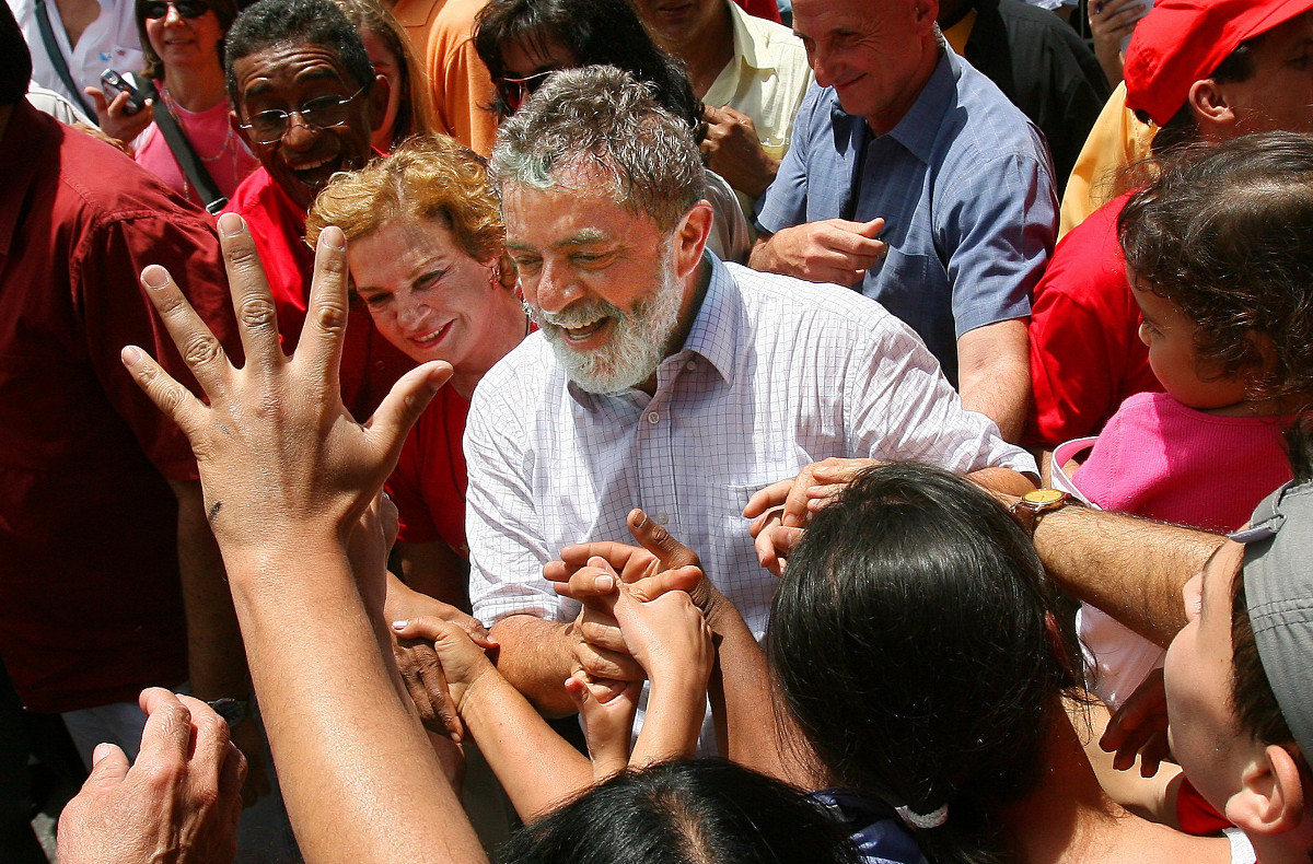 A presunção era fazer Lula sangrar até morrer, mas faltou combinar com o povo